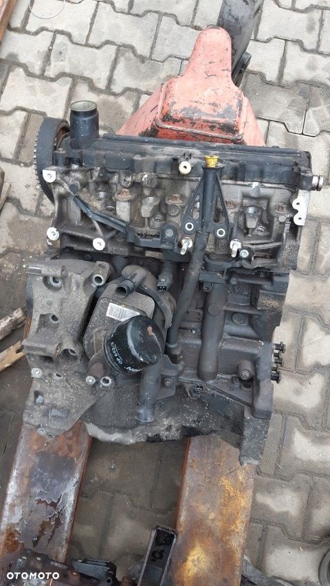 Silnik Renault 1.5DCI K9K słupek - 1