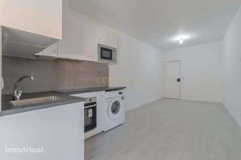 Apartamento T1 totalmente remodelado no coração de Porto de Mós – Leir - Grande imagem: 3/10