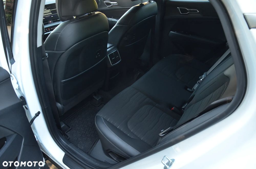 Kia Sportage 1.6 T-GDI MHEV Business Line 2WD DCT - 17