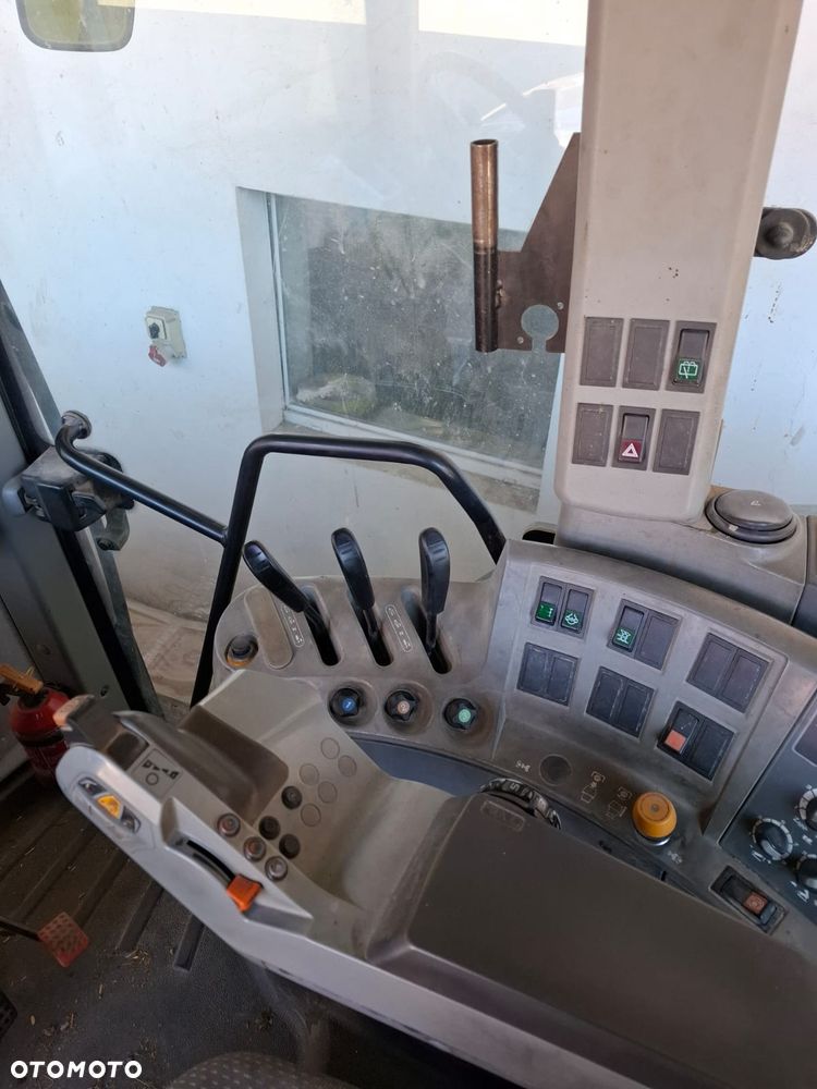 Claas ARION 640 CIS - 9
