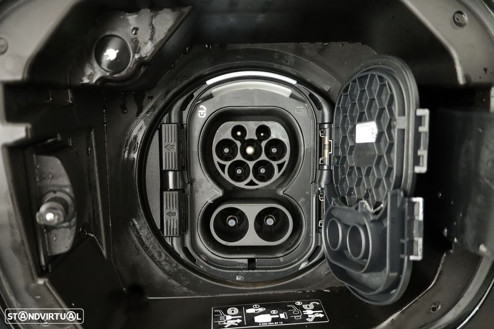 Mercedes-Benz EQA 300 4Matic AMG Line - 7