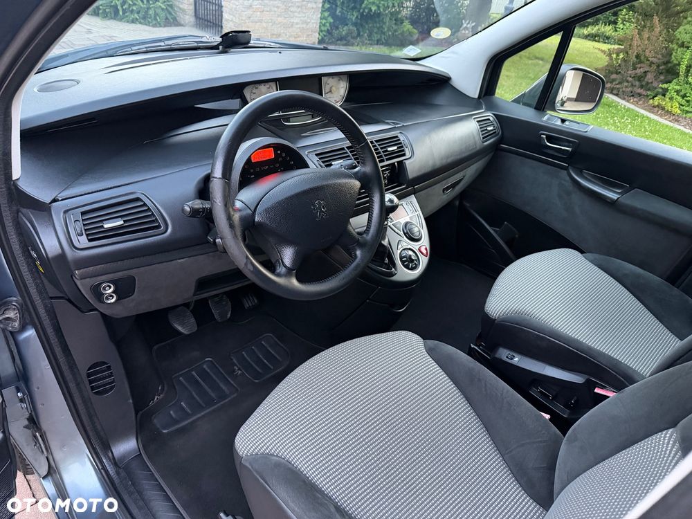 Peugeot 807 HDi 135 Allure - 10