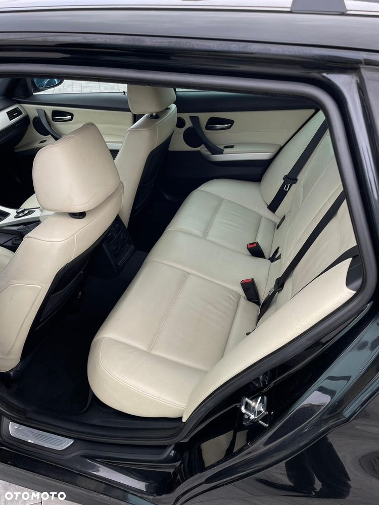 BMW Seria 3 320d DPF Blue Performance Edition Fleet Sport - 33