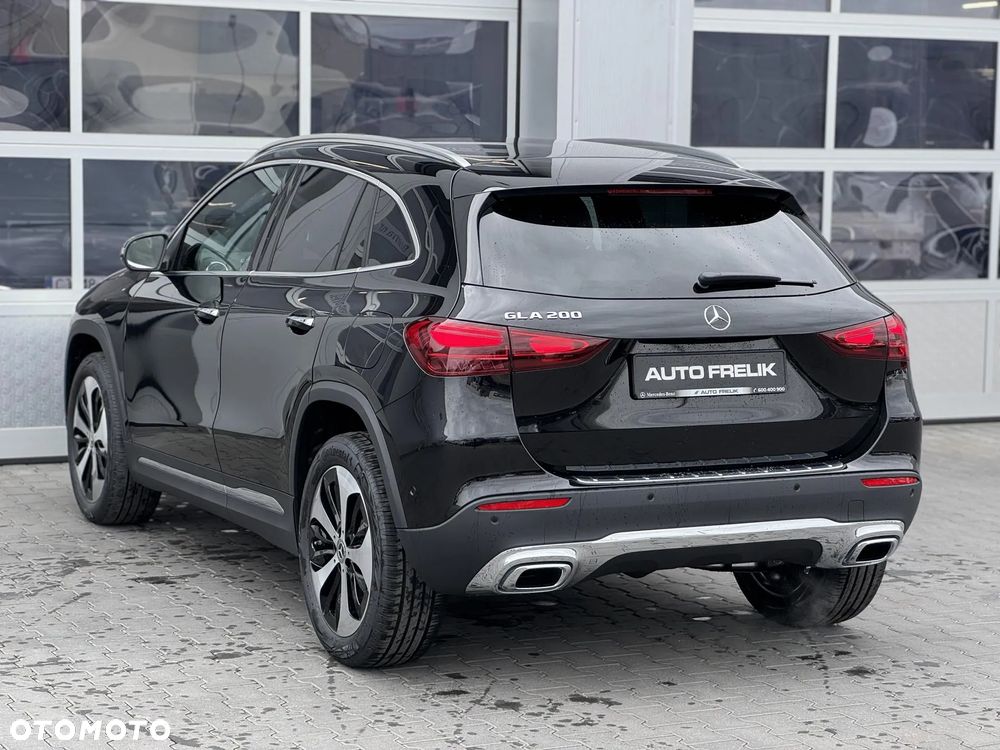 Mercedes-Benz GLA 200 Progressive - 11