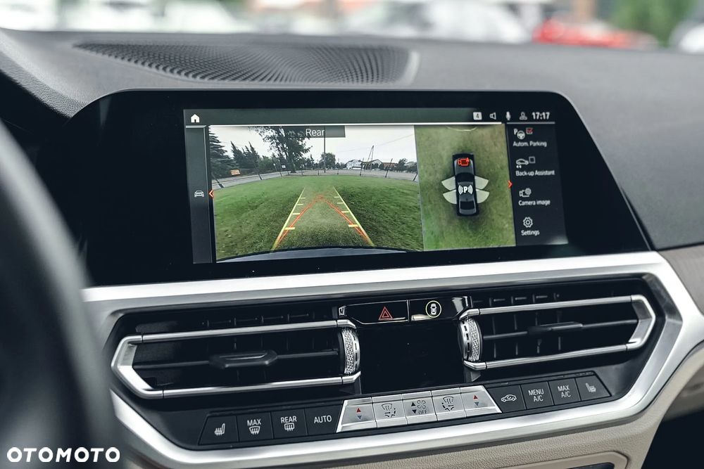 BMW Seria 3 330i xDrive Sport Line - 21