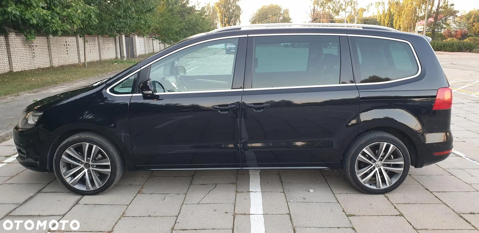 Volkswagen Sharan 2.0 TDI Highline DSG - 2