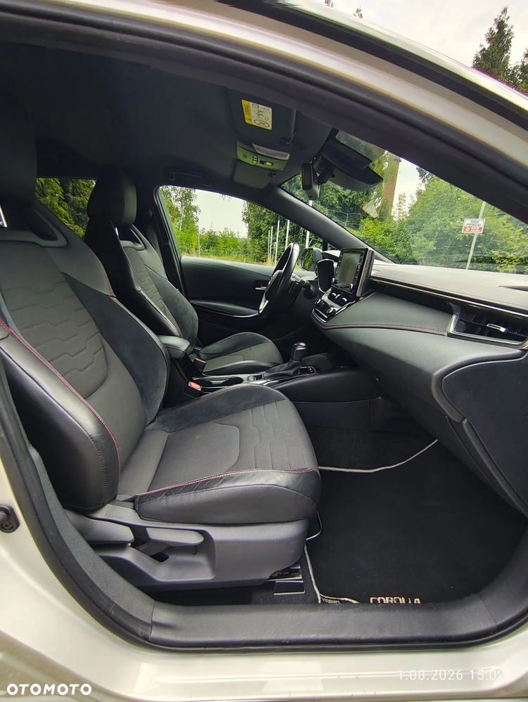 Toyota Corolla 2.0 Hybrid Executive - 23