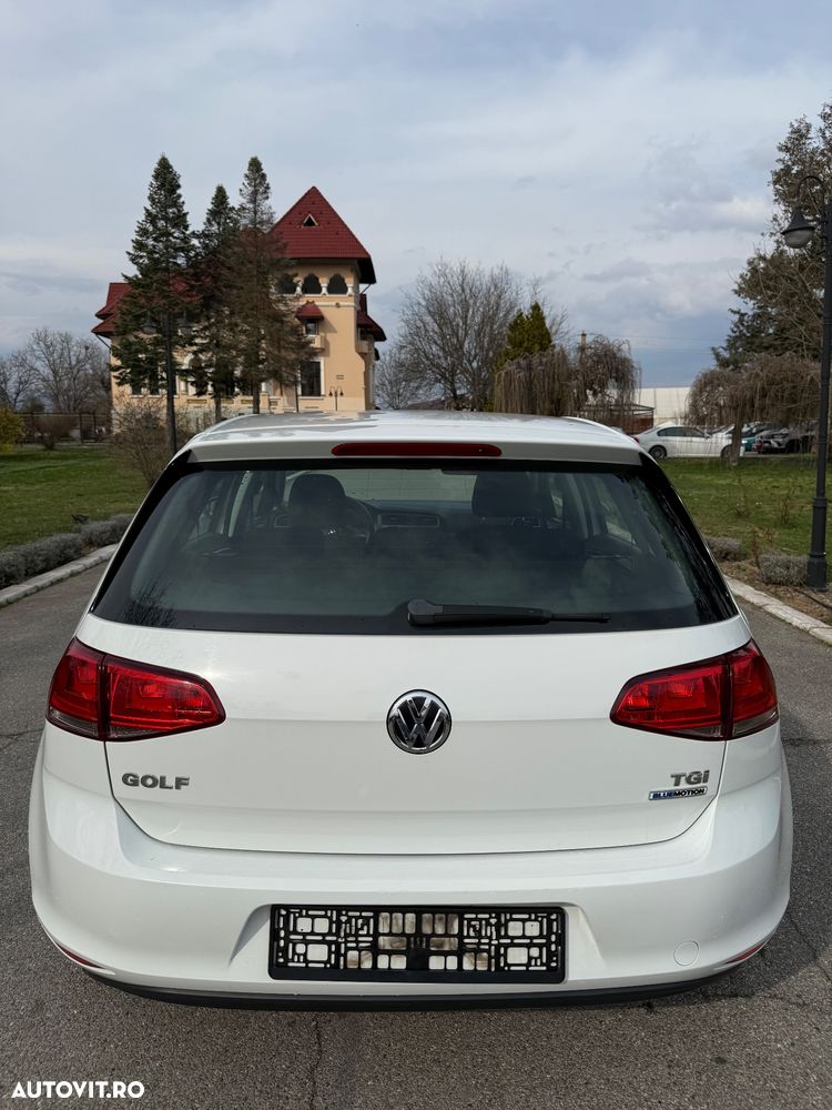 Volkswagen Golf - 5