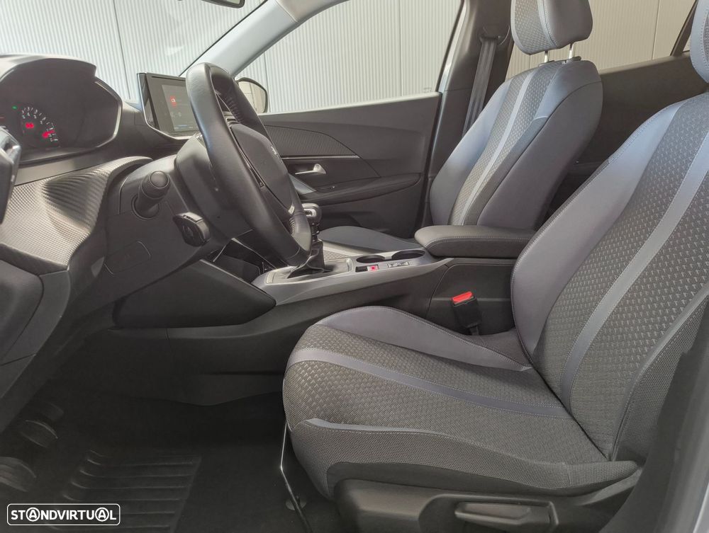 Peugeot 2008 1.2 PureTech Allure - 13