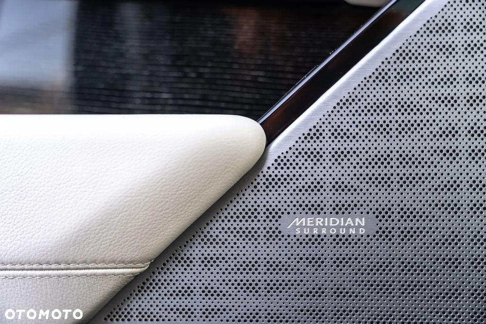 Land Rover Range Rover Velar 3.0d R-Dynamic SE - 33