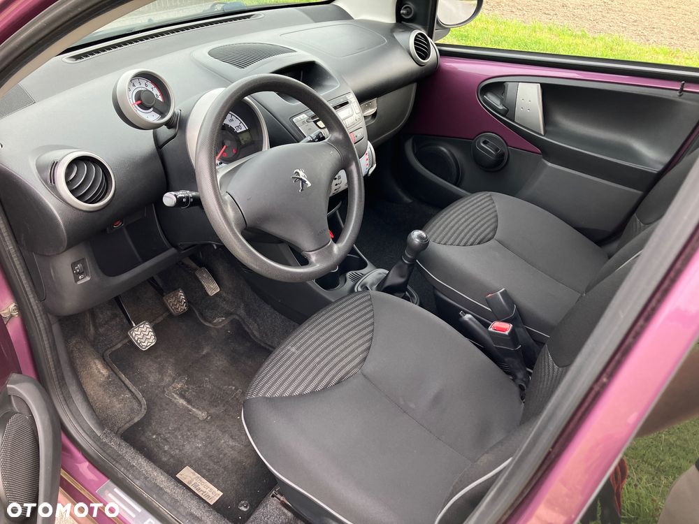 Peugeot 107 - 12