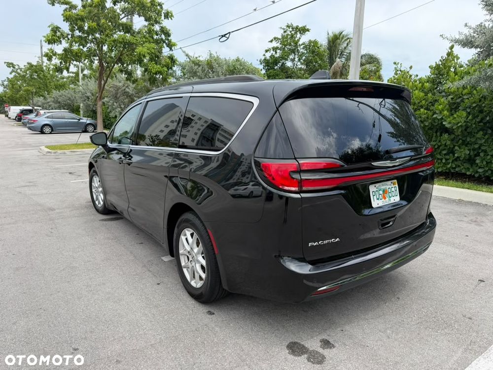 Chrysler Pacifica - 4