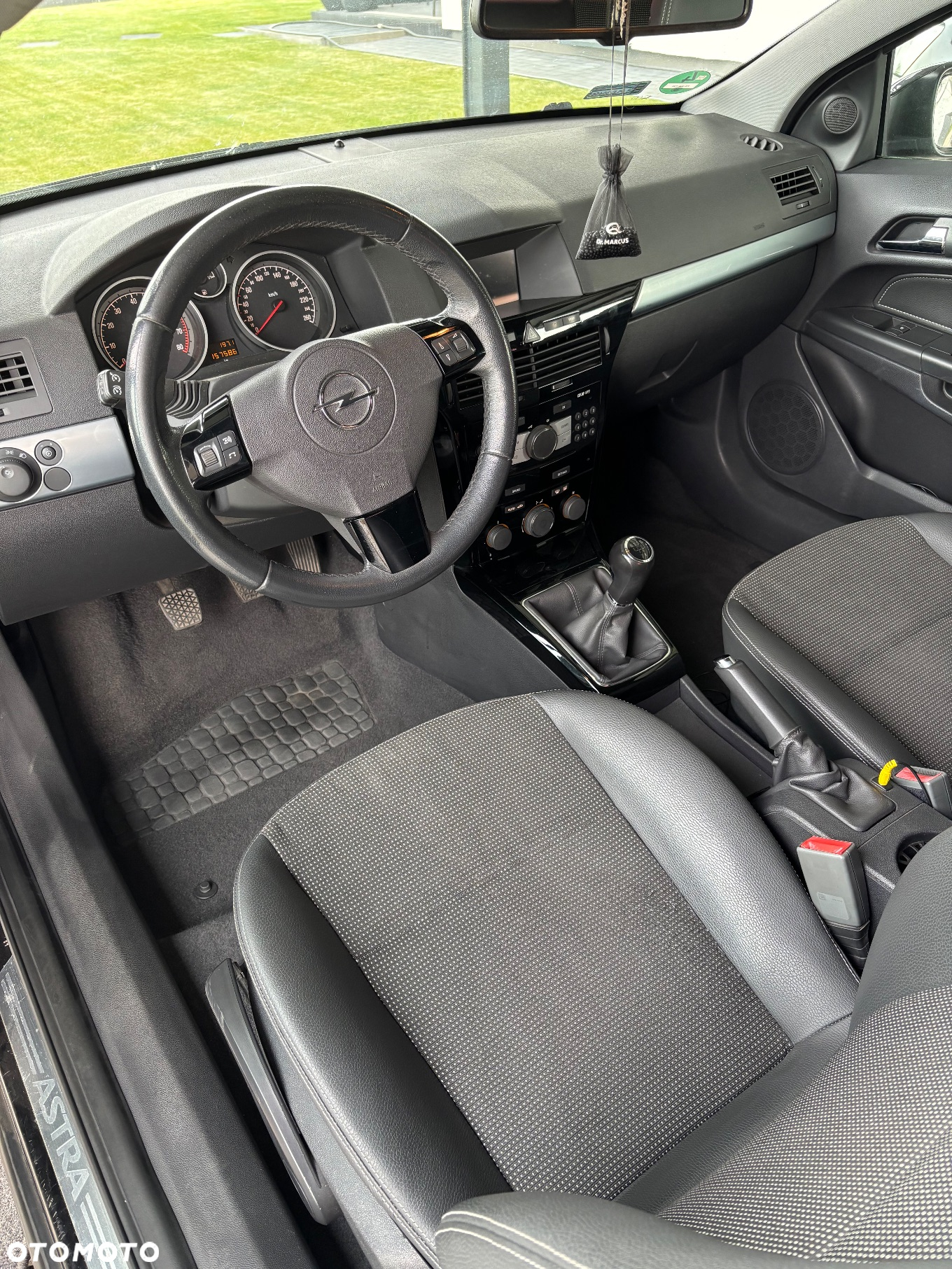 Opel Astra III GTC 1.8 Sport - 11