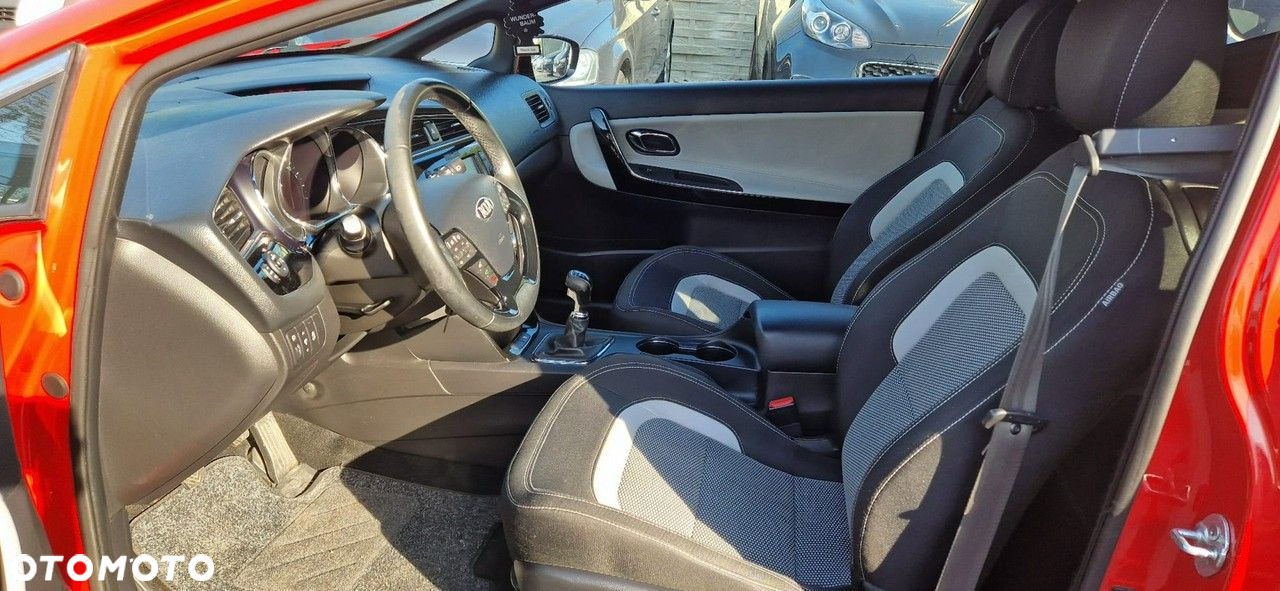 Kia ProCeed - 37