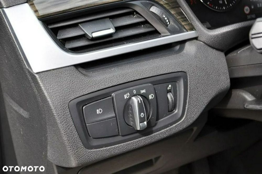 BMW X1 xDrive25i GPF Sport Line sport - 22