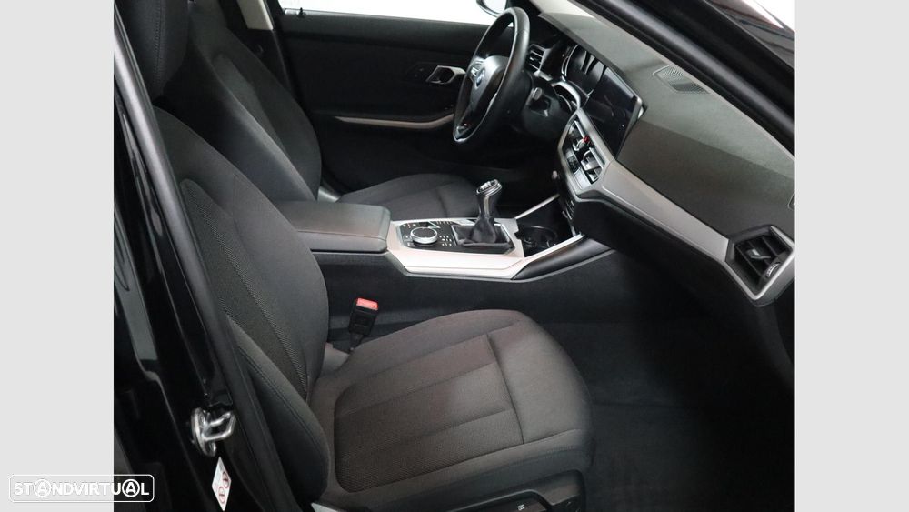 BMW 318 d Touring Advantage - 15