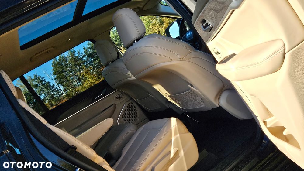 Jeep Grand Cherokee - 27