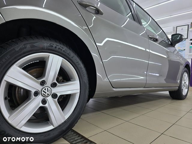 Volkswagen Golf - 5
