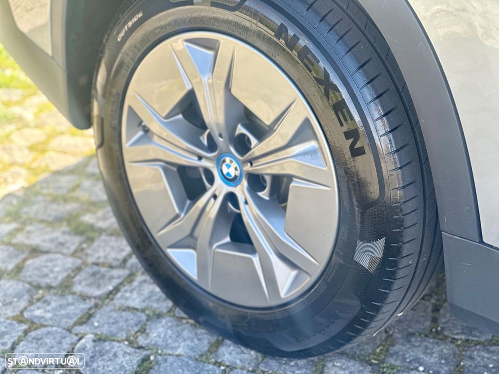 BMW iX1 xDrive30 xLine - 9