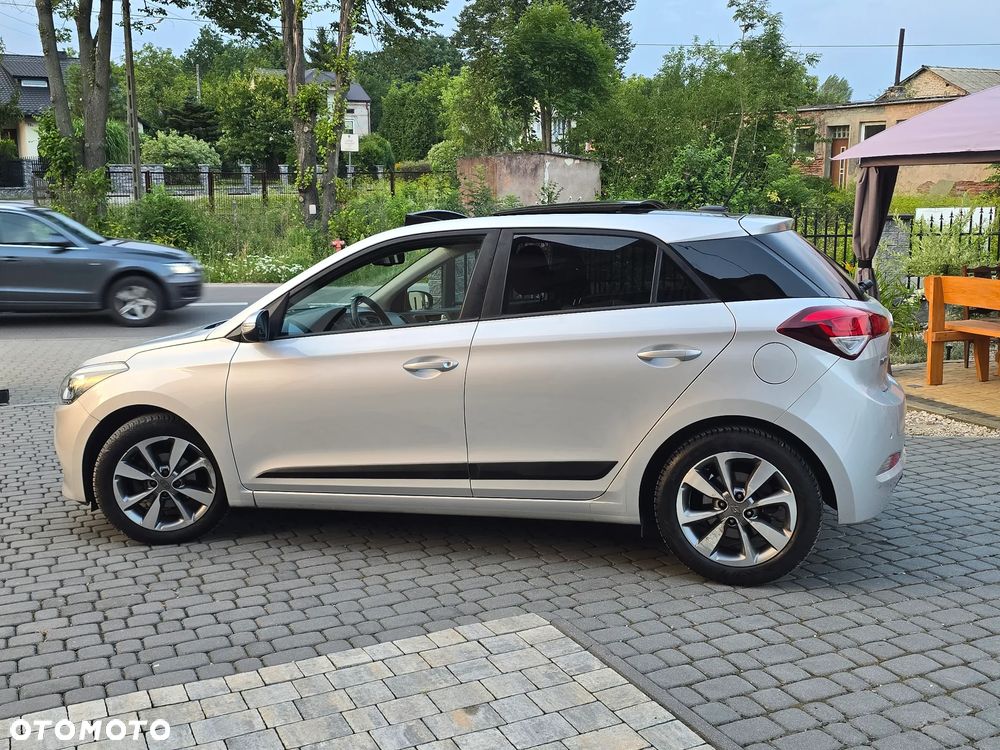 Hyundai i20 blue 1.2 YES Gold - 16