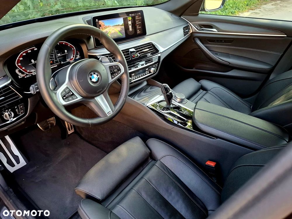 BMW Seria 5 540d xDrive Touring M Sport Edition - 8