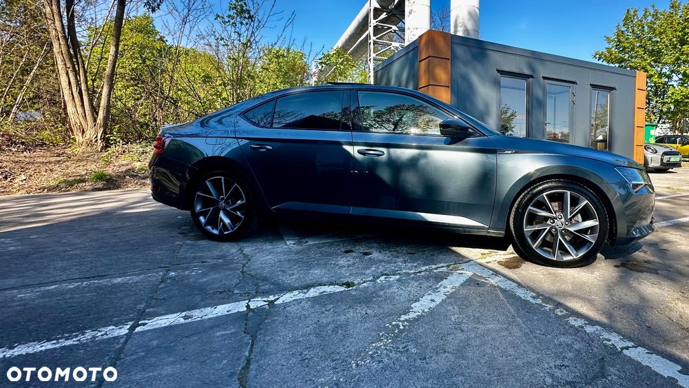 Skoda Superb 2.0 TSI DSG SportLine - 4