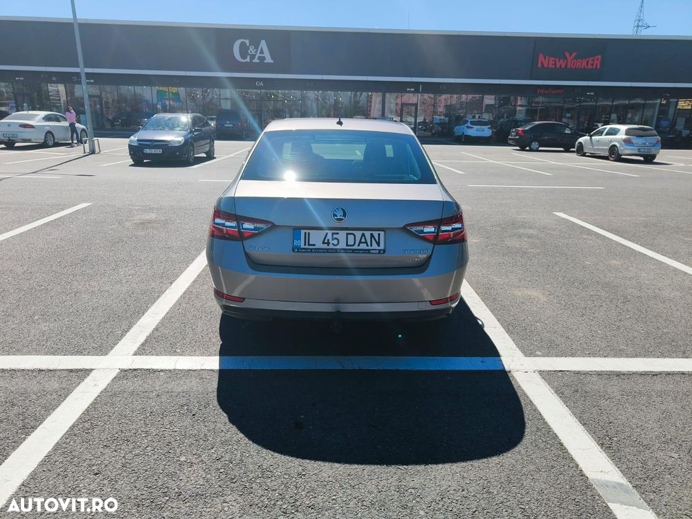 Skoda Superb 2.0 TDI DSG Laurin & Klement - 2
