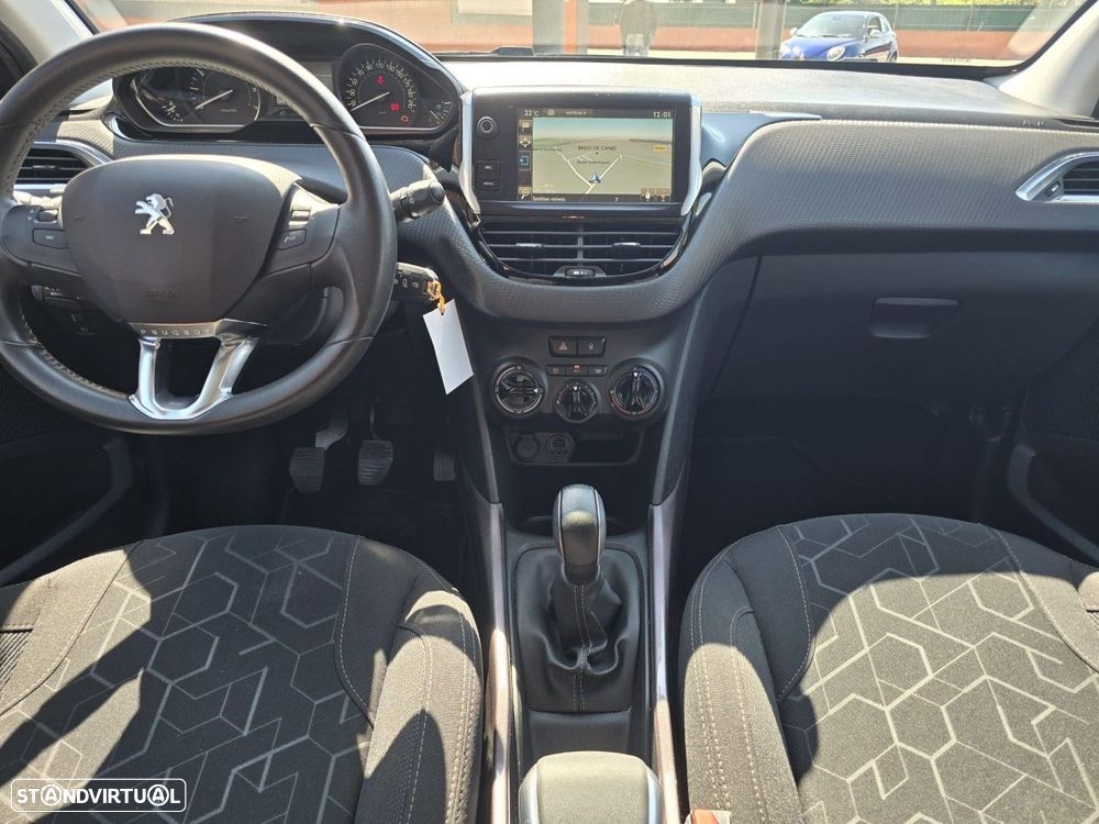 Peugeot 2008 1.2 PureTech Style - 8