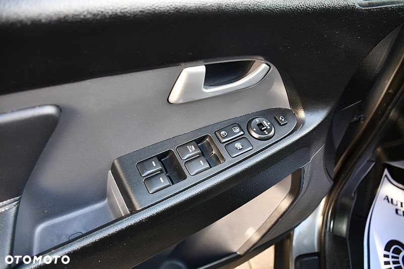 Kia Sportage 2.0 CVVT 2WD Vision - 18