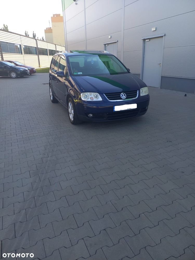 Volkswagen Touran - 1