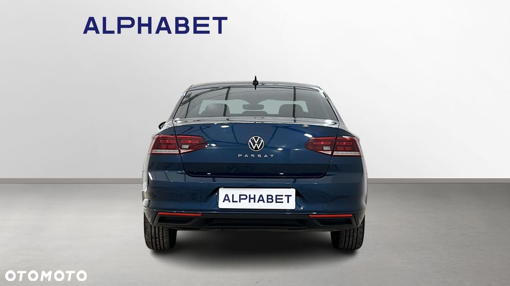 Volkswagen Passat - 4