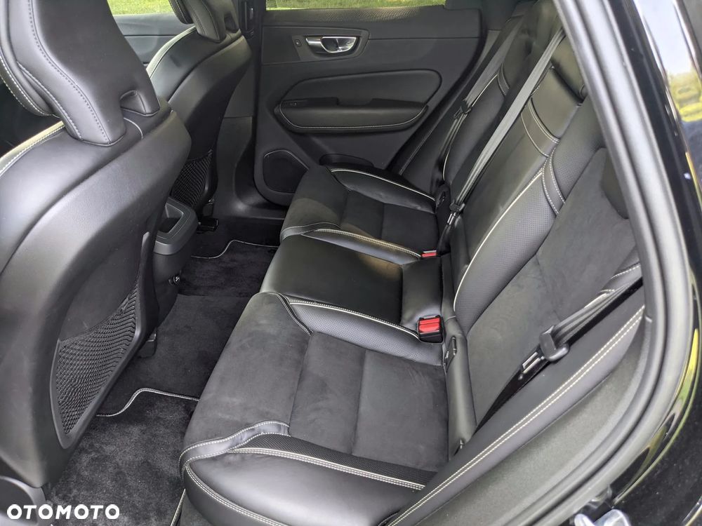 Volvo XC 60 T5 AWD Geartronic RDesign - 17