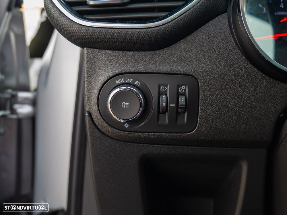 Opel Crossland 1.2 T Design & Tech - 18