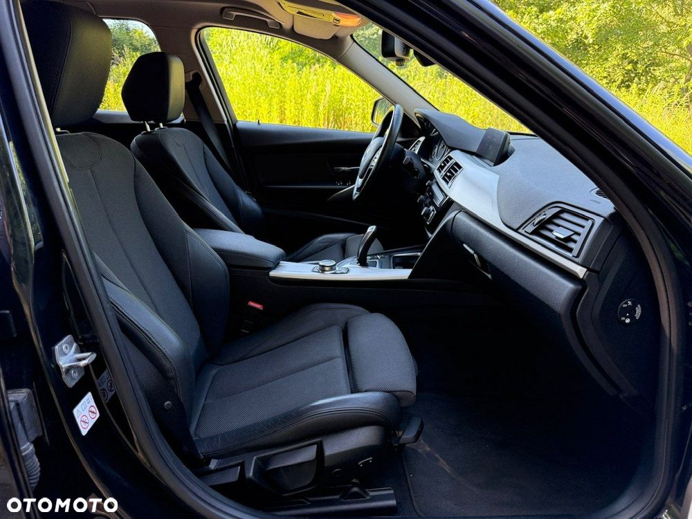 BMW Seria 3 318d Sport Line Shadow - 19