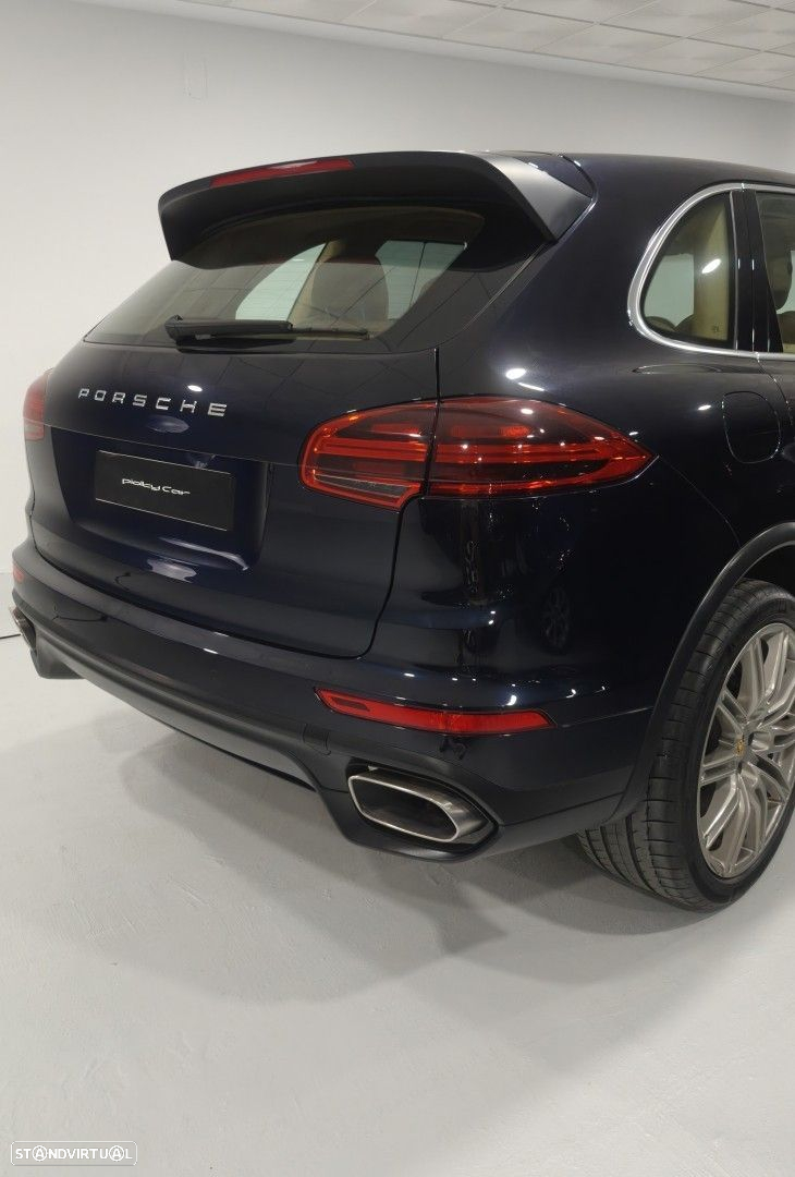 Porsche Cayenne Platinum Edition - 12