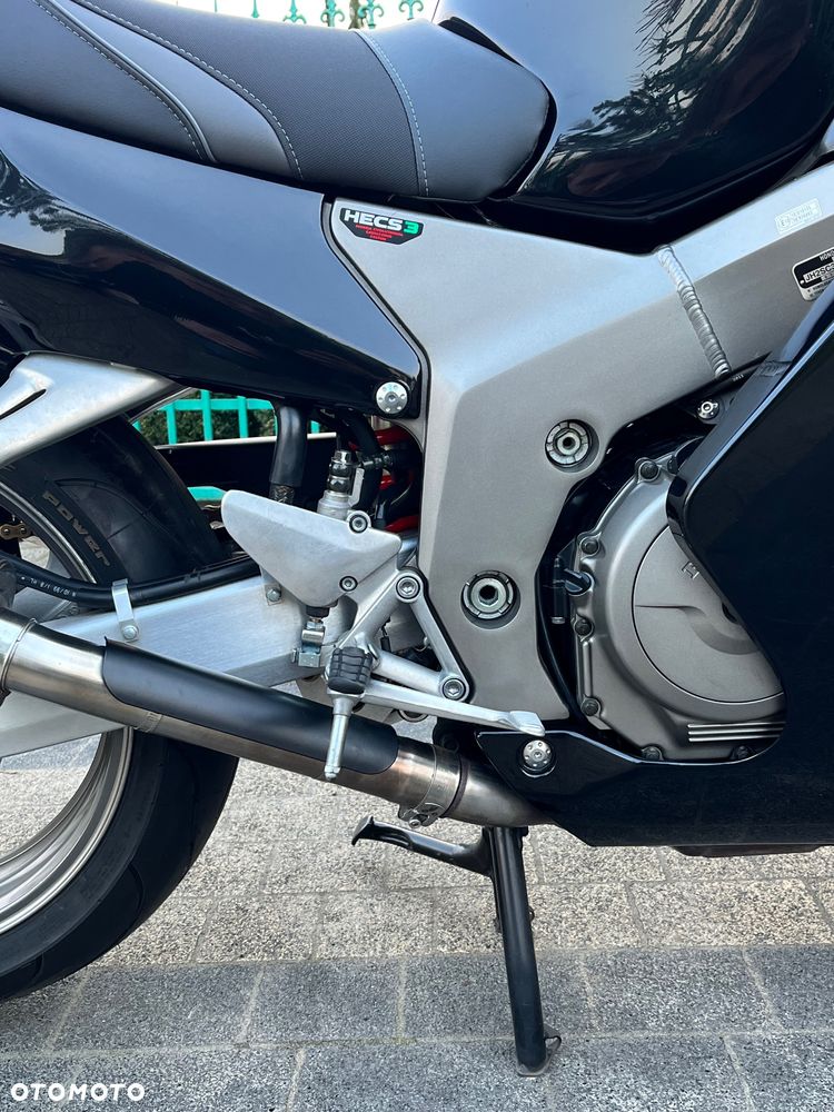 Honda CBR - 28