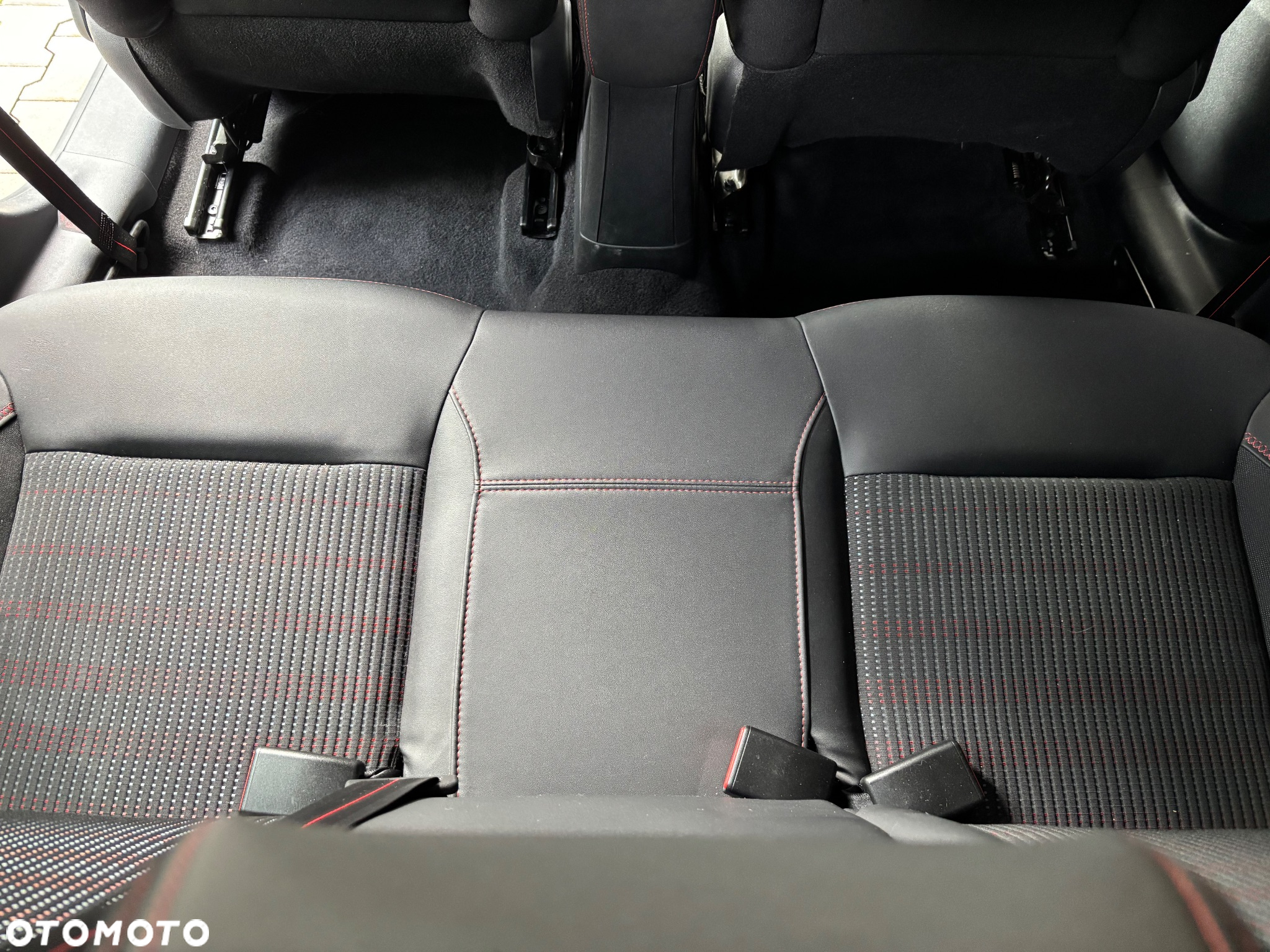Peugeot 208 PureTech 110 Stop & Start Allure - 19