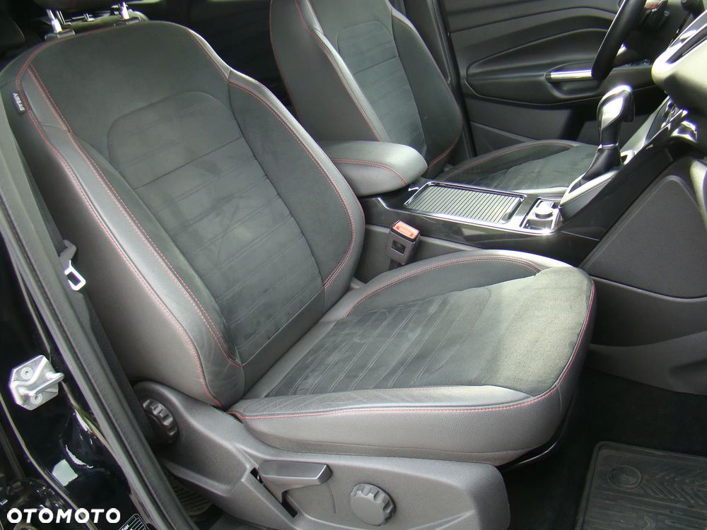 Ford Kuga 2.0 TDCi 4x4 ST-Line - 22