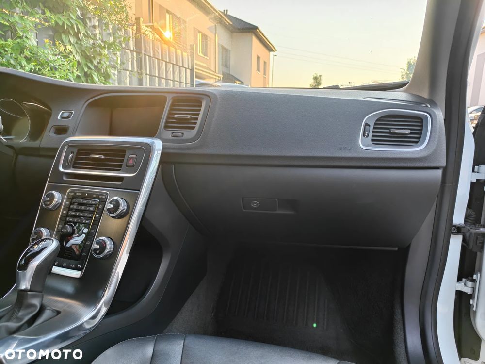 Volvo S60 T5 Drive-E Summum - 13