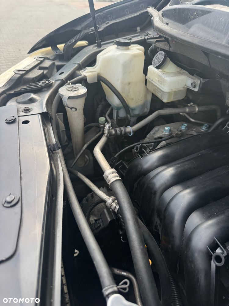Nissan Serena - 35