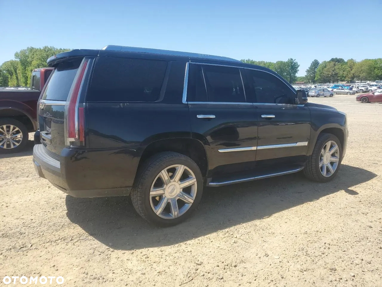 Cadillac Escalade - 3