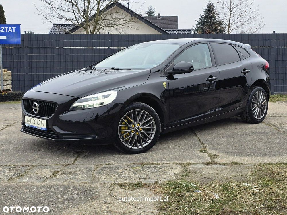 Volvo V40 - 25