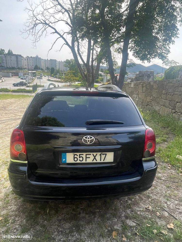 Toyota Avensis SW 2.2 D-4D Premium - 4