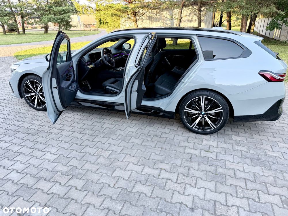 BMW Seria 5 540d xDrive mHEV M Sport - 17