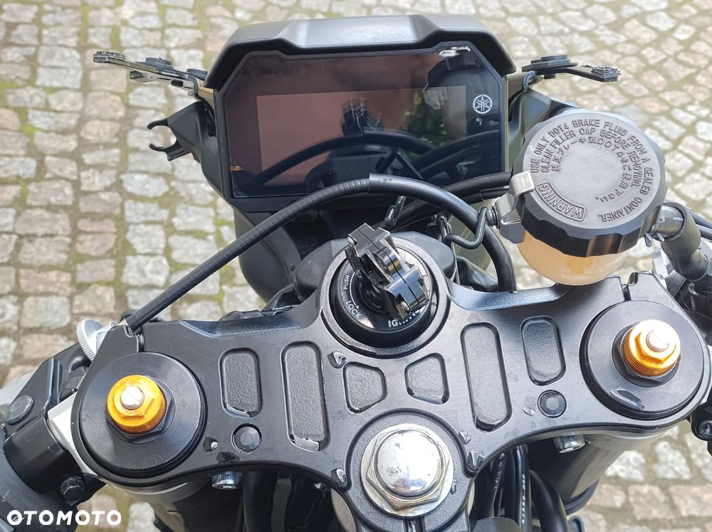 Yamaha R7 - 9