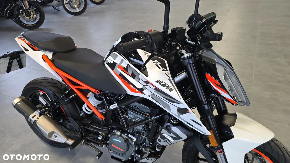 KTM Duke 125 - 21