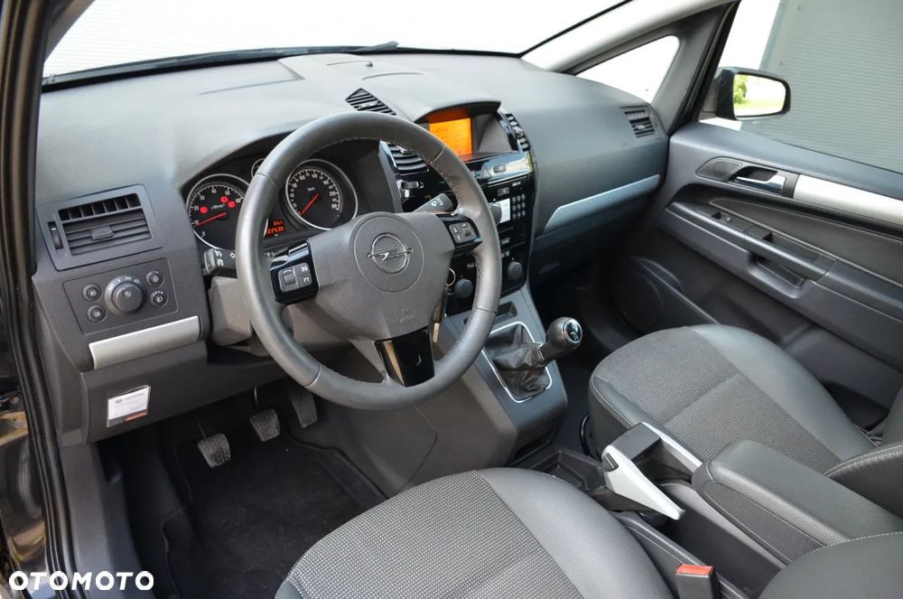 Opel Zafira 1.8 Cosmo - 20