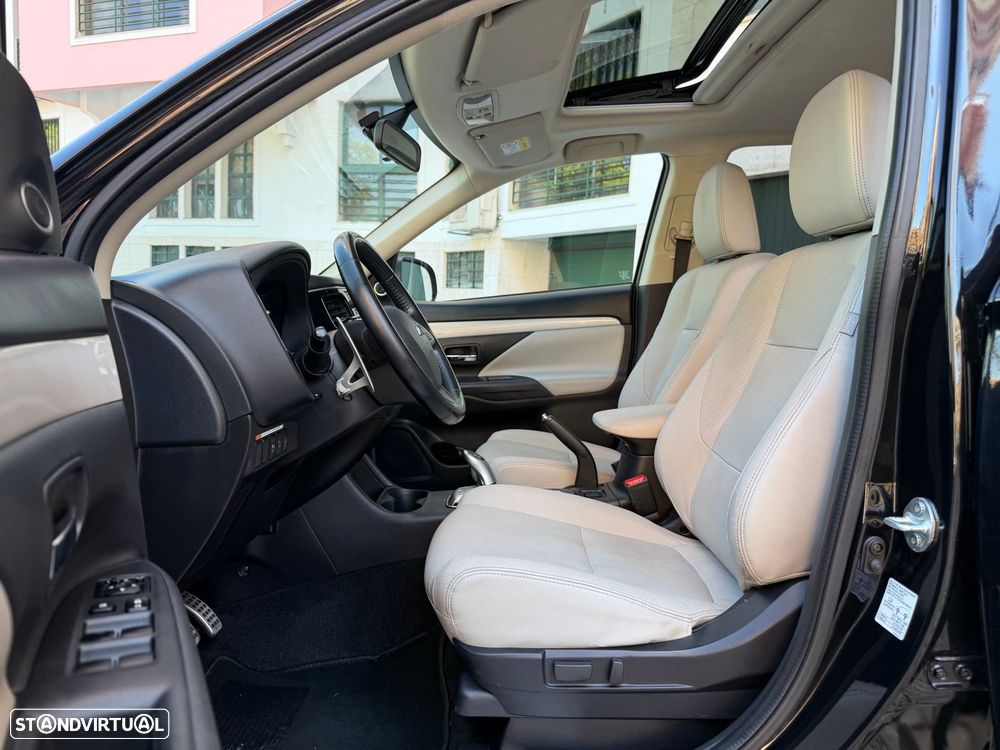 Mitsubishi Outlander 2.0 MIVEC Instyle Navi+ - 9