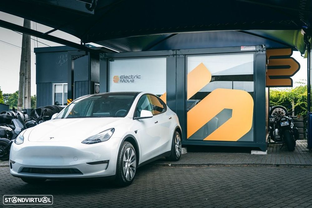 Tesla Model Y - 2