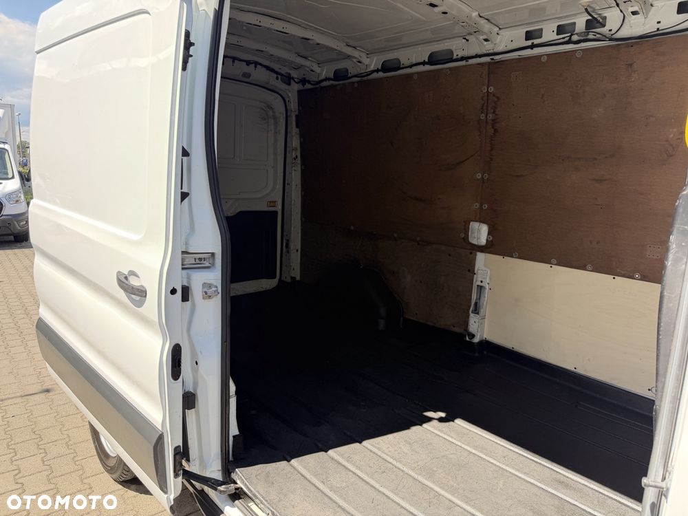 Ford Transit - 32